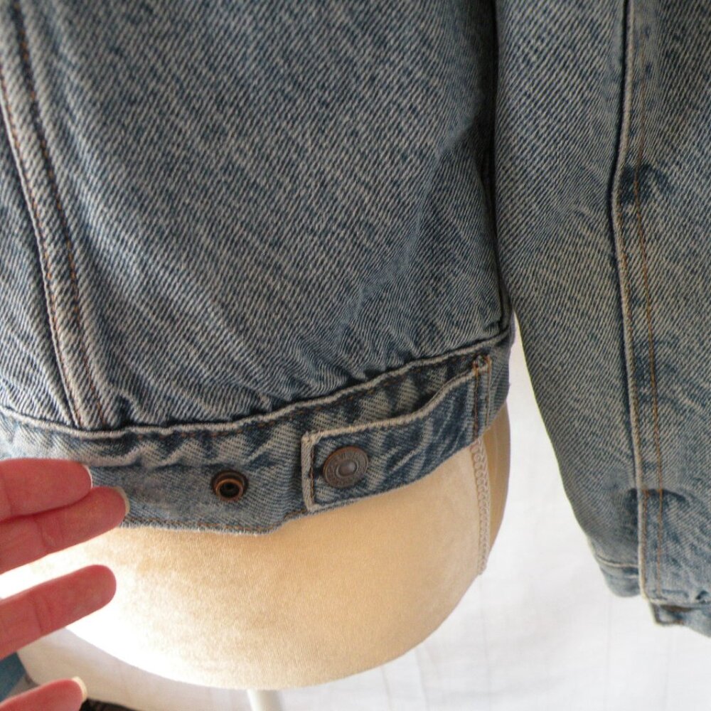 Levis Strauss & Co. women’s Jean Jacket size Medium With Sherpa Fleece Lining - Picture 15 of 16